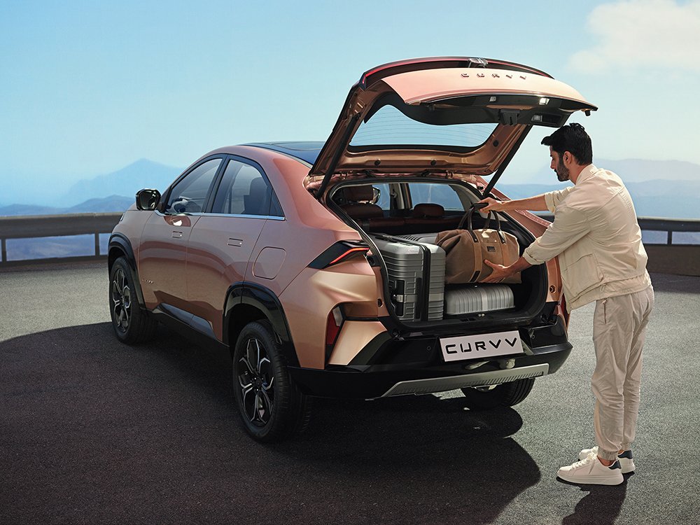 tata curvv ev boot space